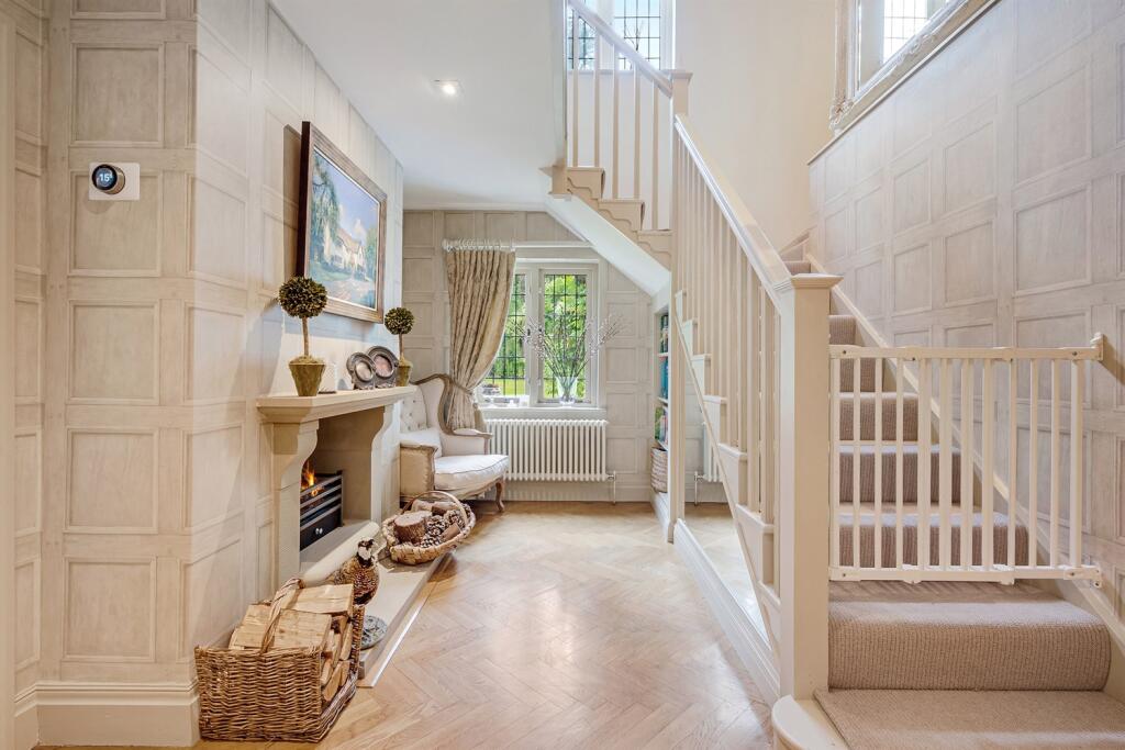 5 bedroom detached house/1.6 acres plot for sale in Hulse Heath Lane, Mere, WA16